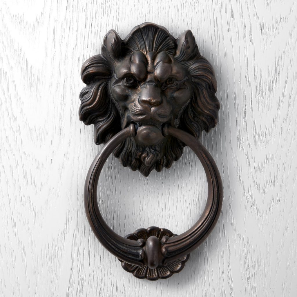 DOORKNOCKER