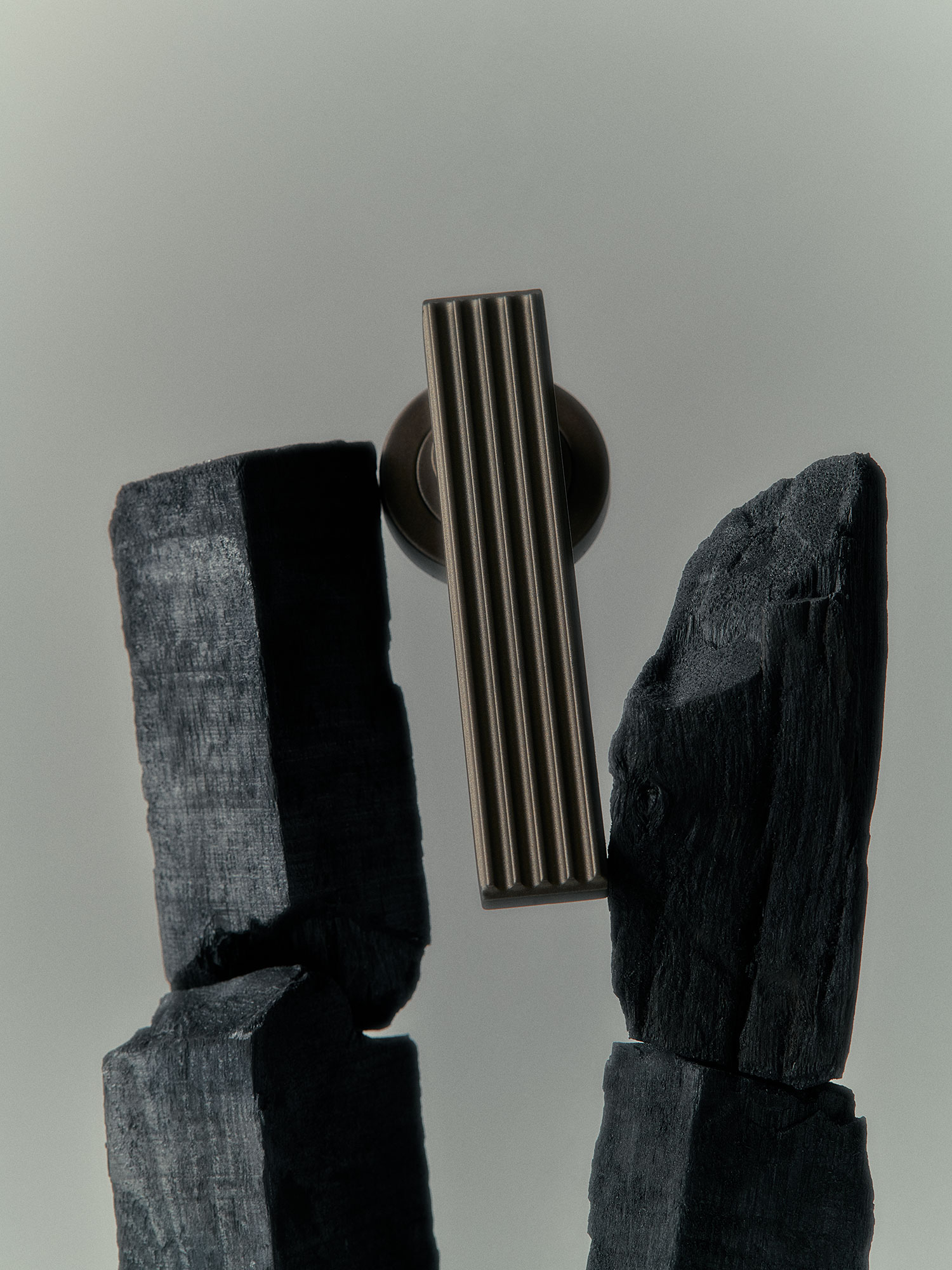 Pittella Consulting 04 Eleonora door handle in Iron Ore
